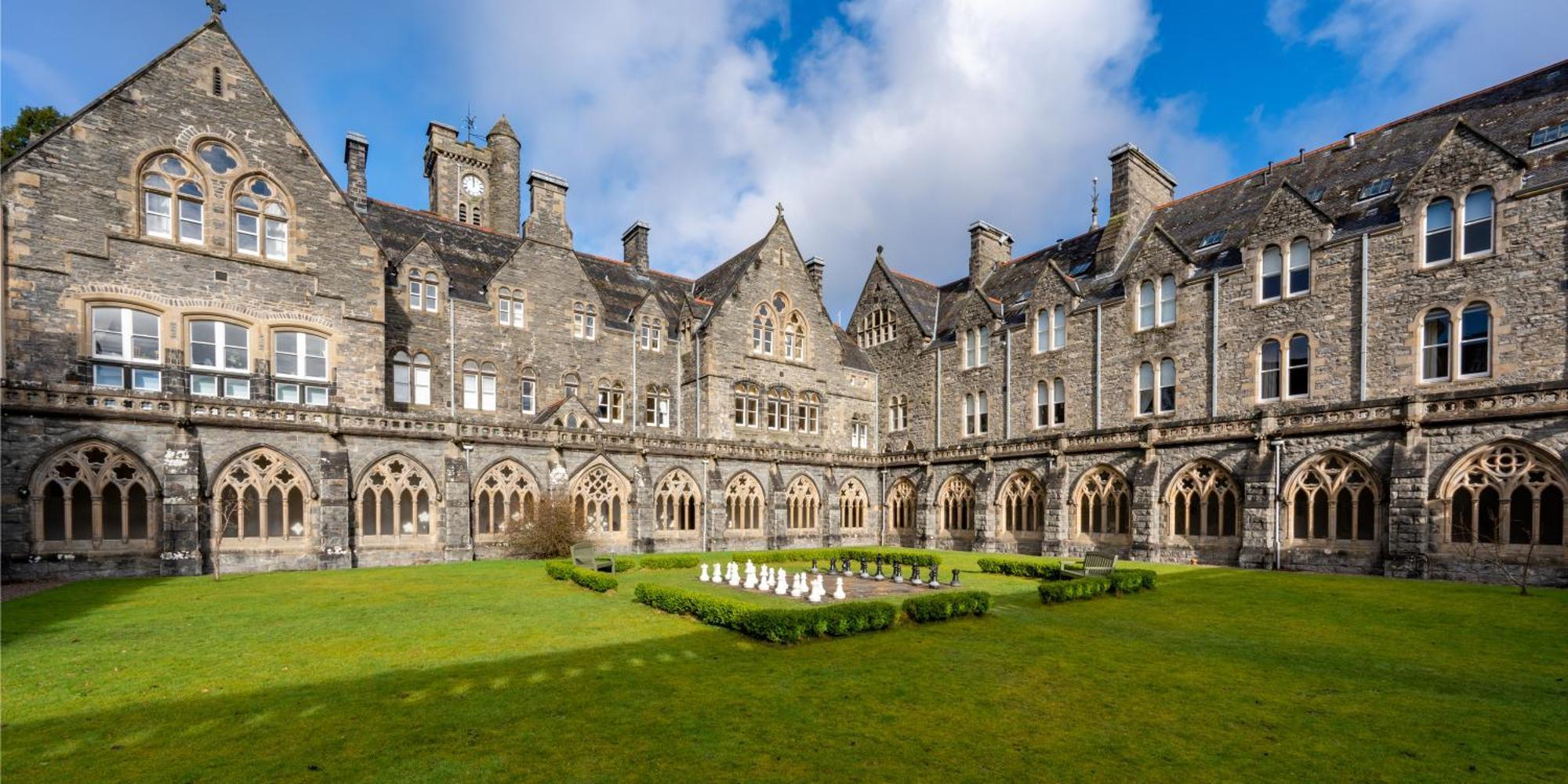 Abbey Church Upper North Aisle Luxury Self Catering 2 Bedroom Apartments Fort Augustus Extérieur photo